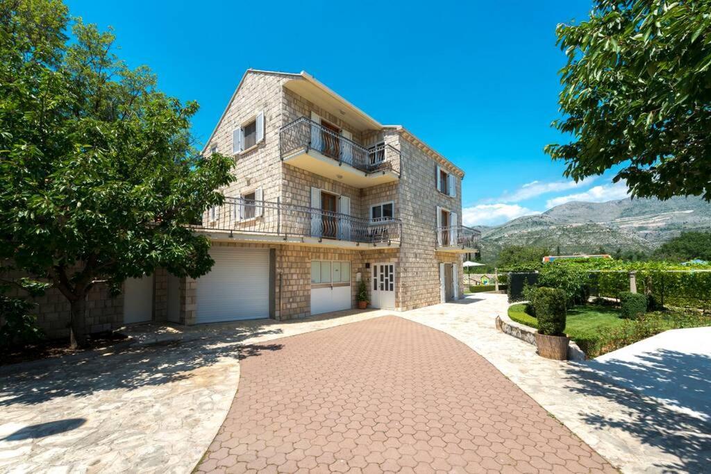 Vila Vergatum-Privacy,Gym,Billiards,Table Tennis Donji Brgat Bagian luar foto