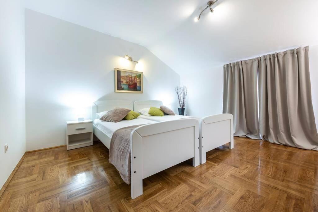 Vila Vergatum-Privacy,Gym,Billiards,Table Tennis Donji Brgat Bagian luar foto