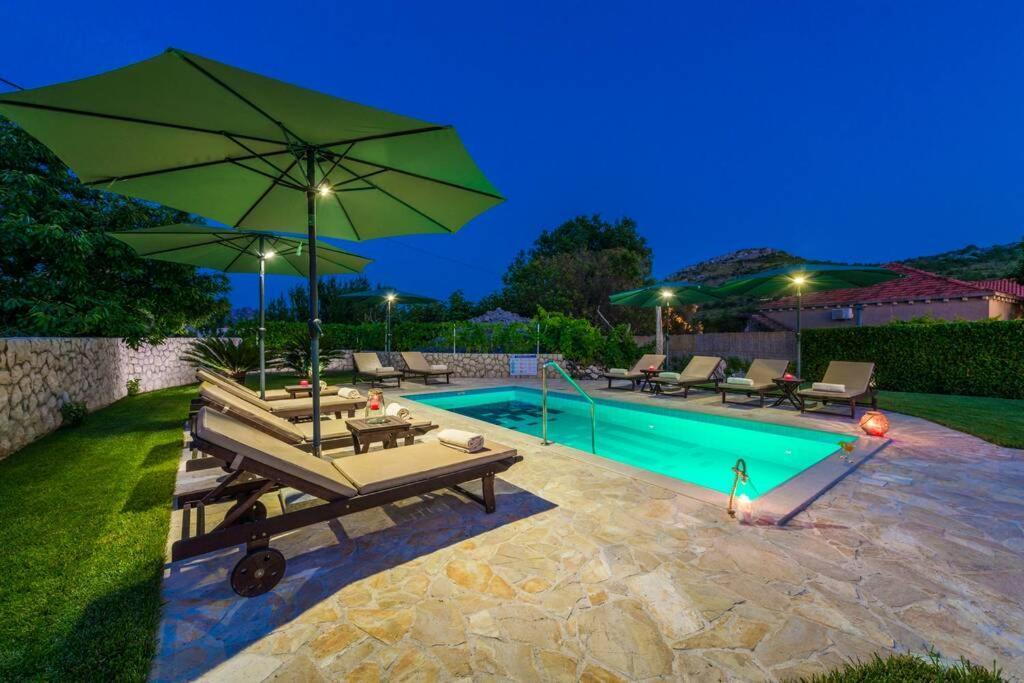 Vila Vergatum-Privacy,Gym,Billiards,Table Tennis Donji Brgat Bagian luar foto