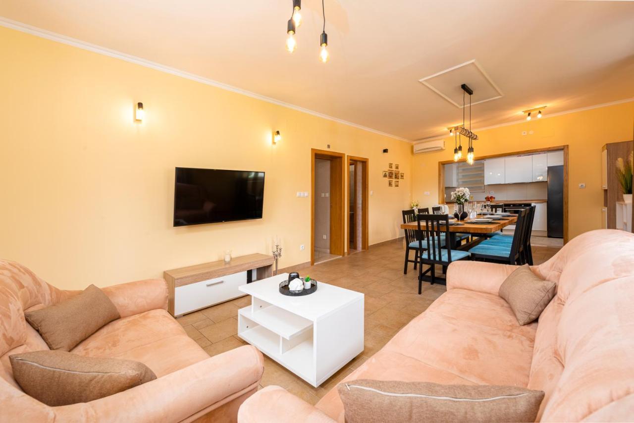 Vila Vergatum-Privacy,Gym,Billiards,Table Tennis Donji Brgat Bagian luar foto